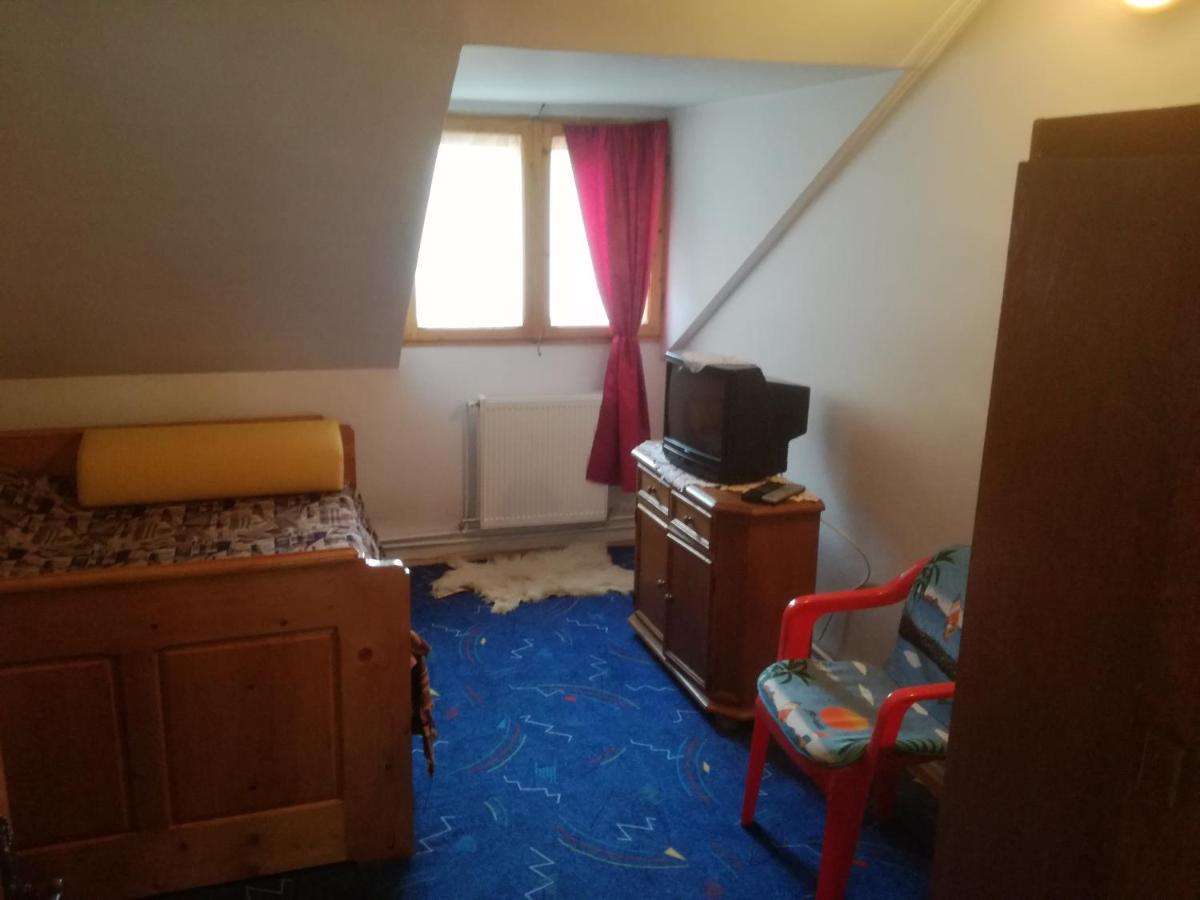 Casa dintre lacuri - Housity