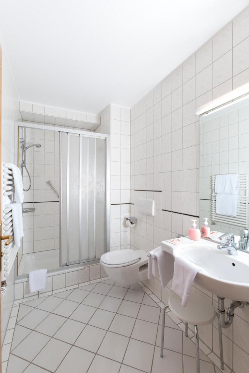 Hotel Gasthof Sonne - Housity