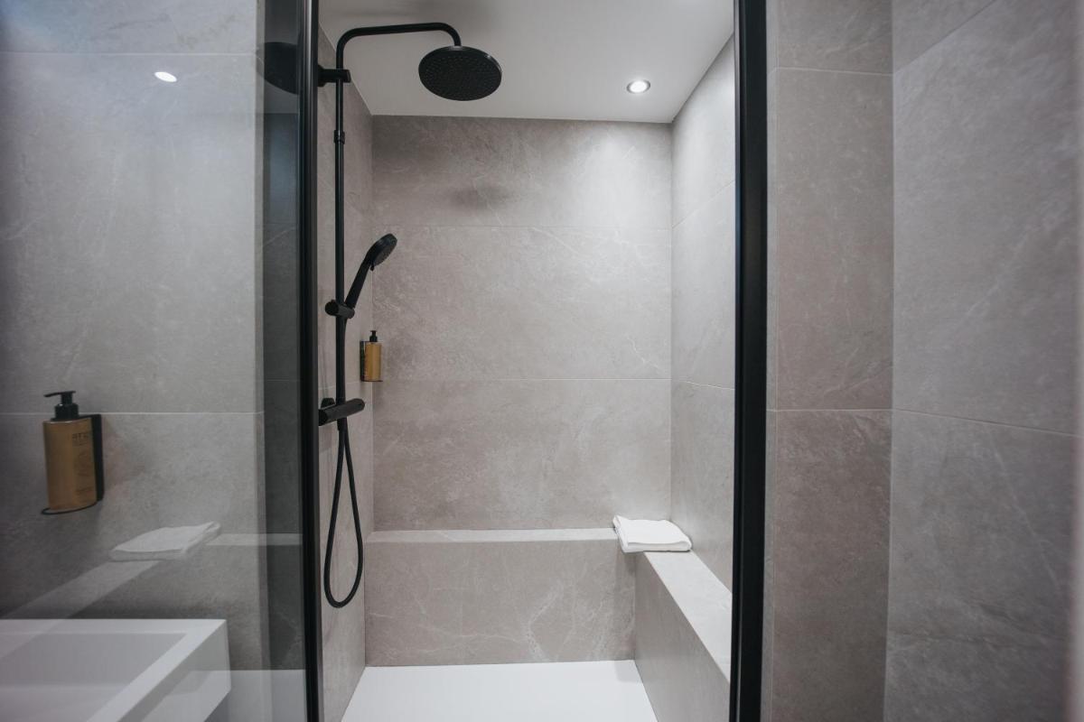 Salle de bains dans l'établissement Le Drip's