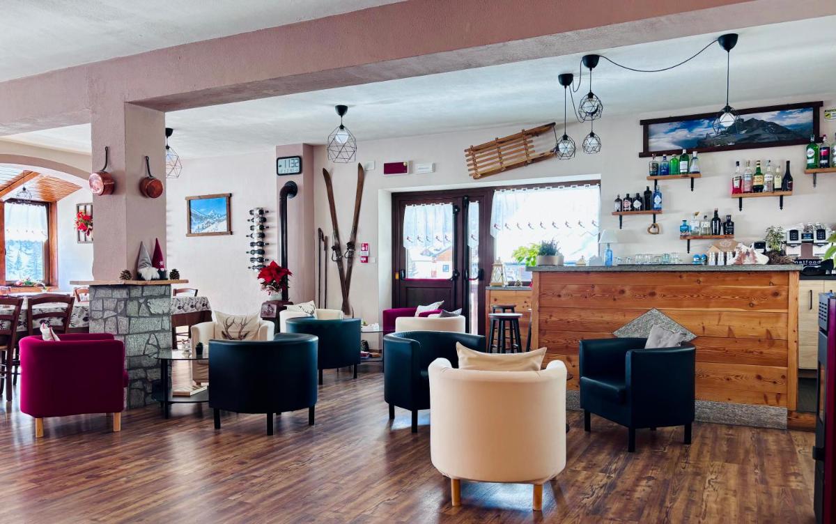 Hotel Piccolo Chalet - Housity