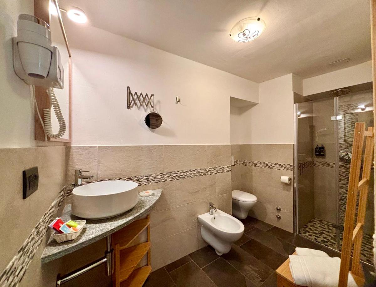 Hotel Piccolo Chalet - Housity