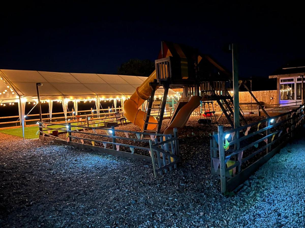 Country View Camping - Housity