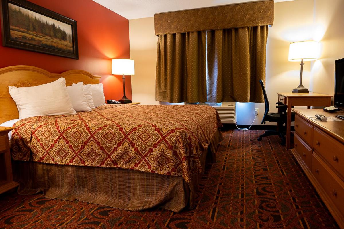 Savanna Inn & Suites - Housity