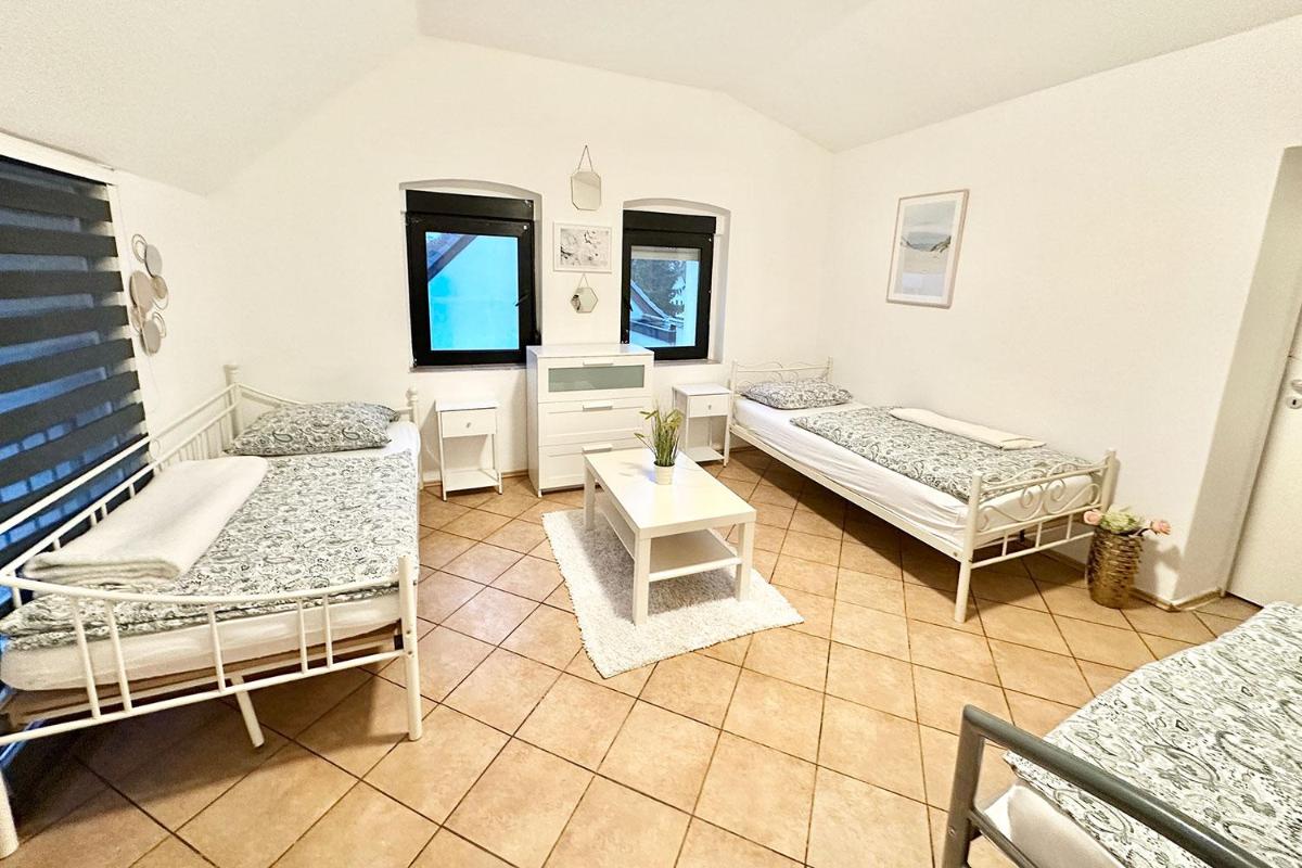 Workers Apartment Troisdorf Spich - Housity