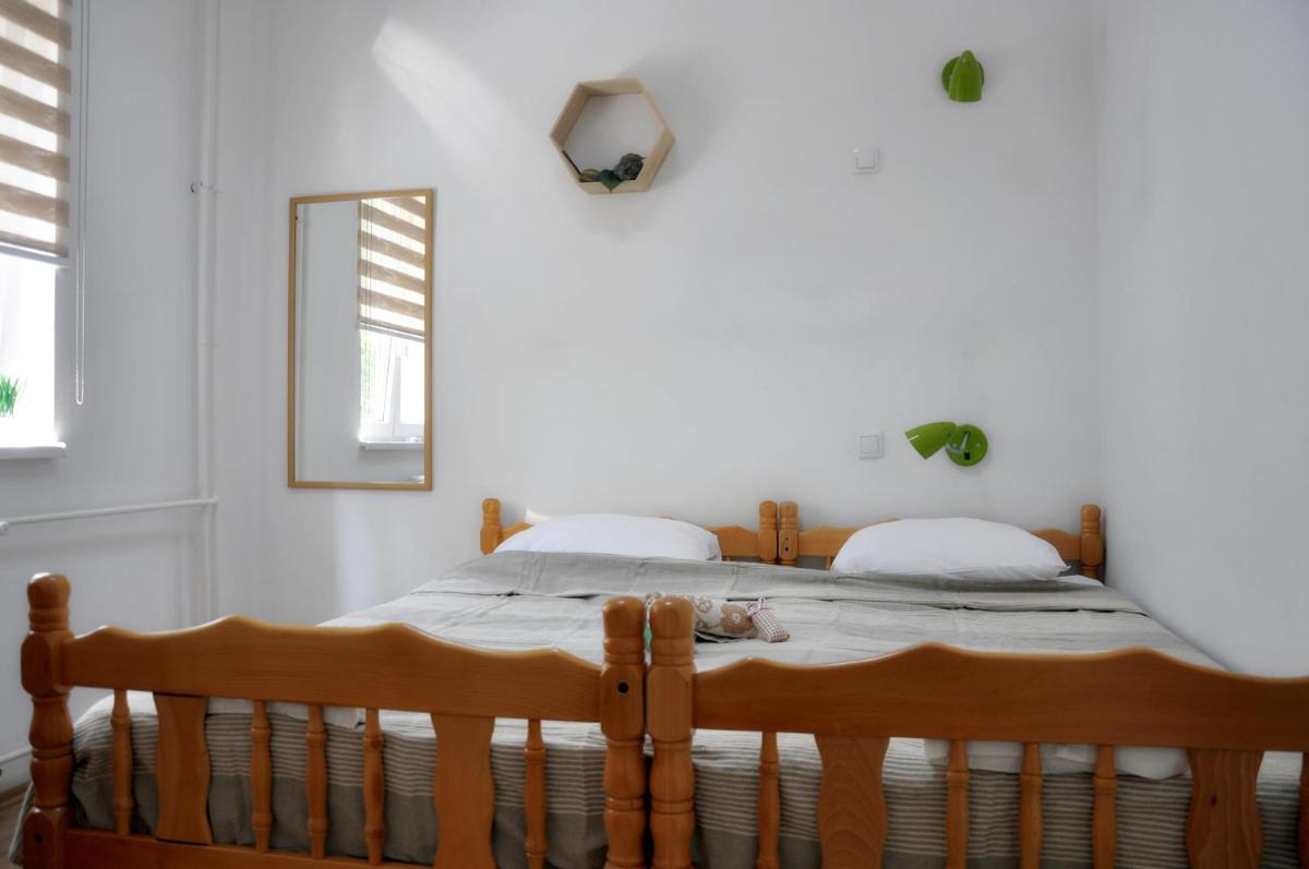 Rooms Karadjordje - Housity