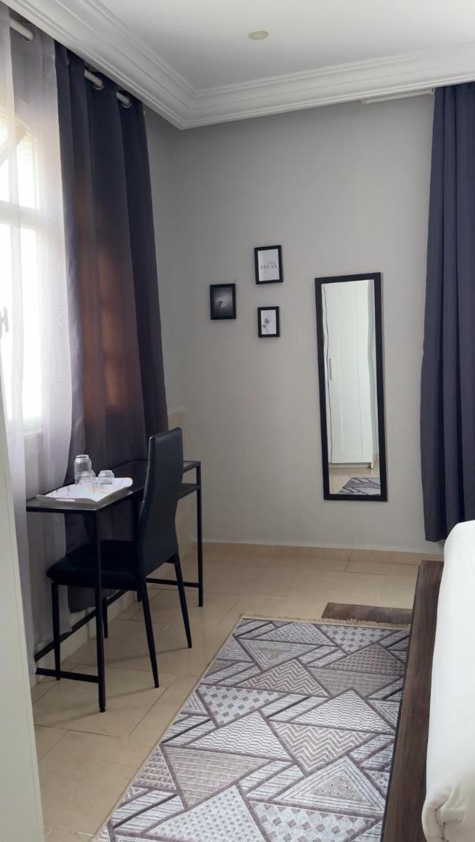 AMWAJ HOTEL - Hizvo