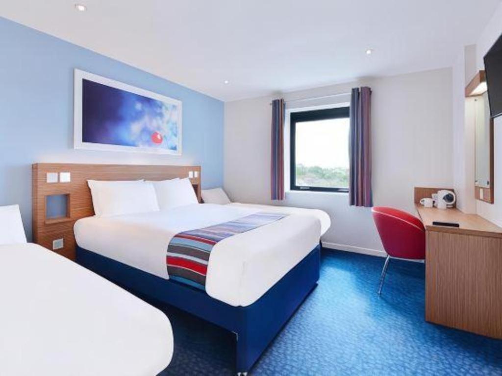 Travelodge Kinross M90 - Housity