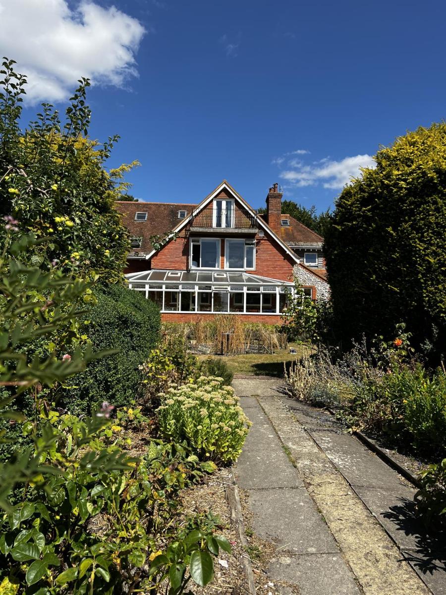 Stonehenge Farmhouse - Housity