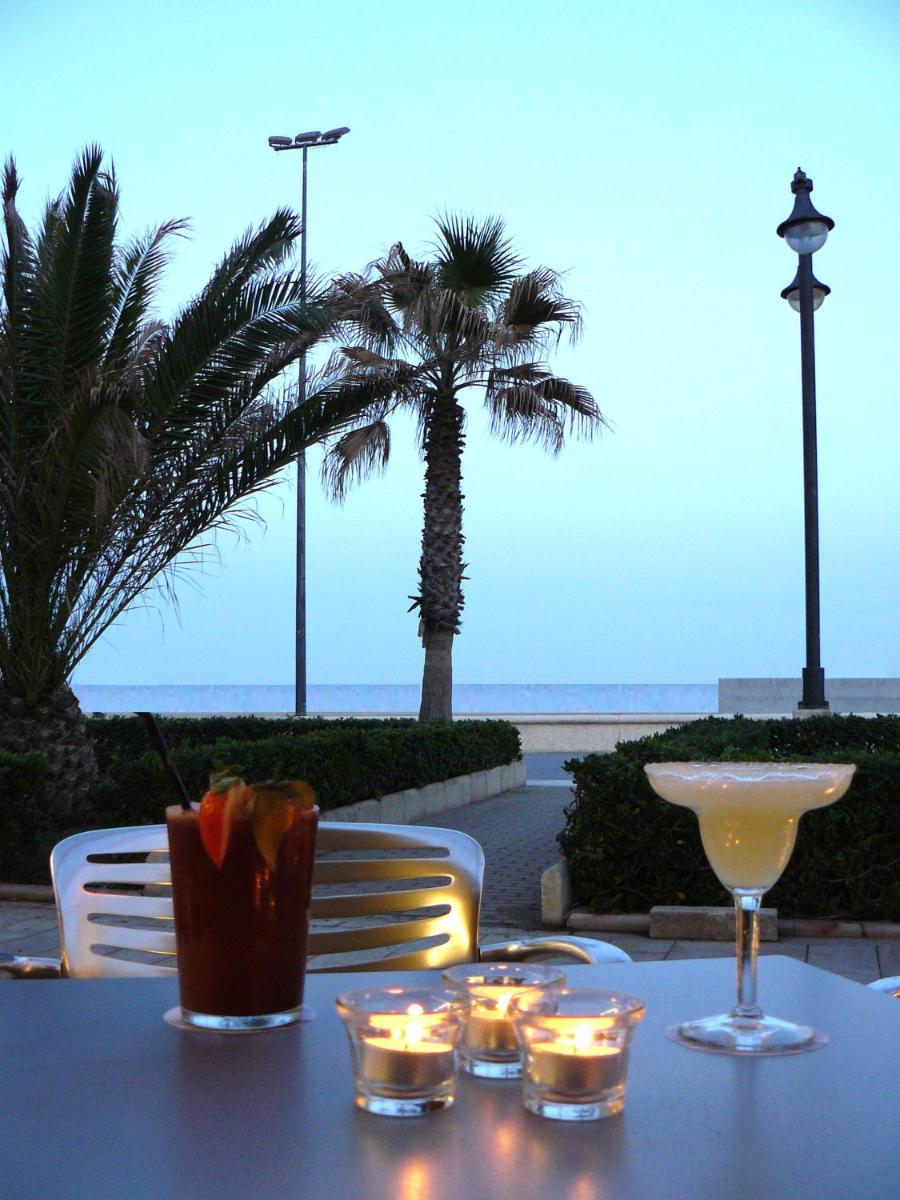 Bebidas en Hotel Neptuno Playa & Spa
