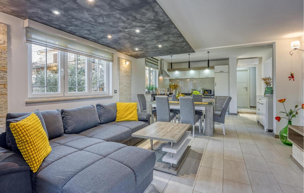 1 Bedroom Pet Friendly Apartment In Kanfanar - Housity