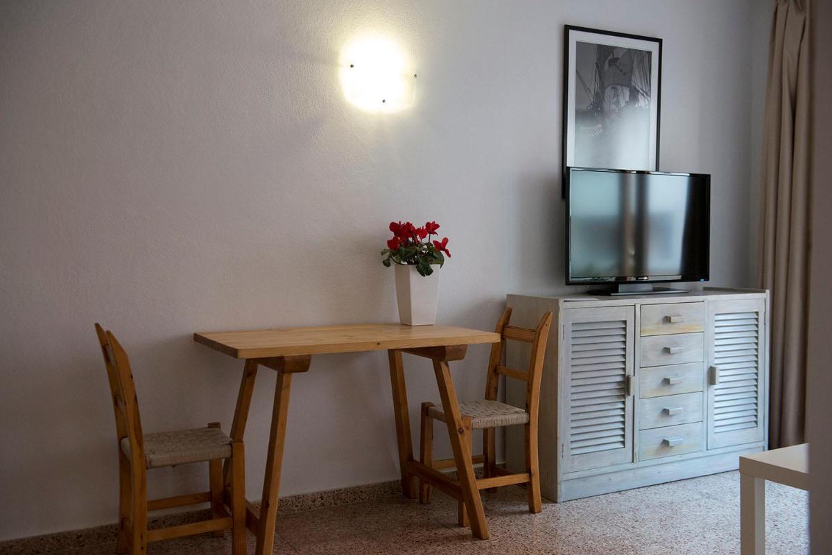Apartamentos Ripoll Ibiza - Housity