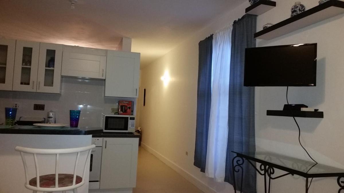 Sky Castles Apt J3 - Hizvo