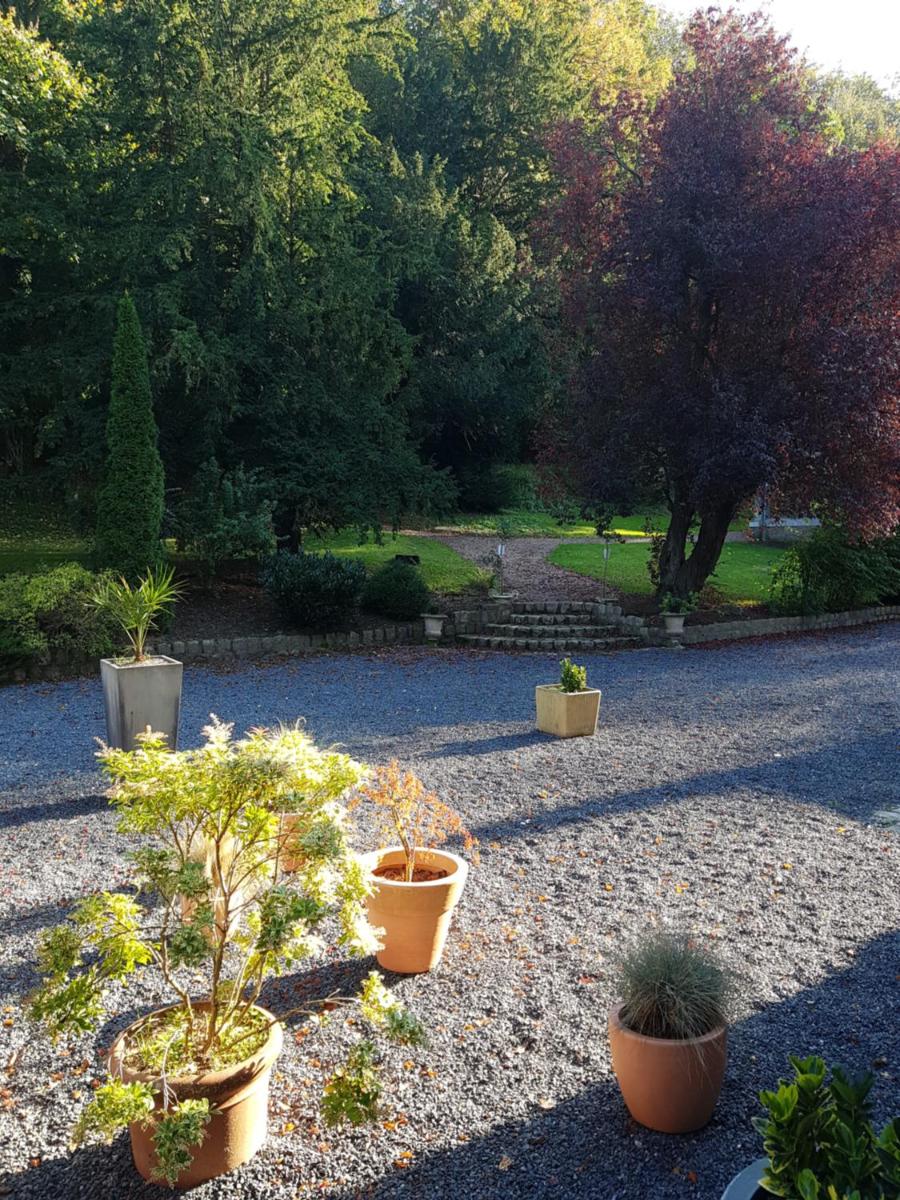 Jardin de l'établissement Domaine de Joinville & Spa