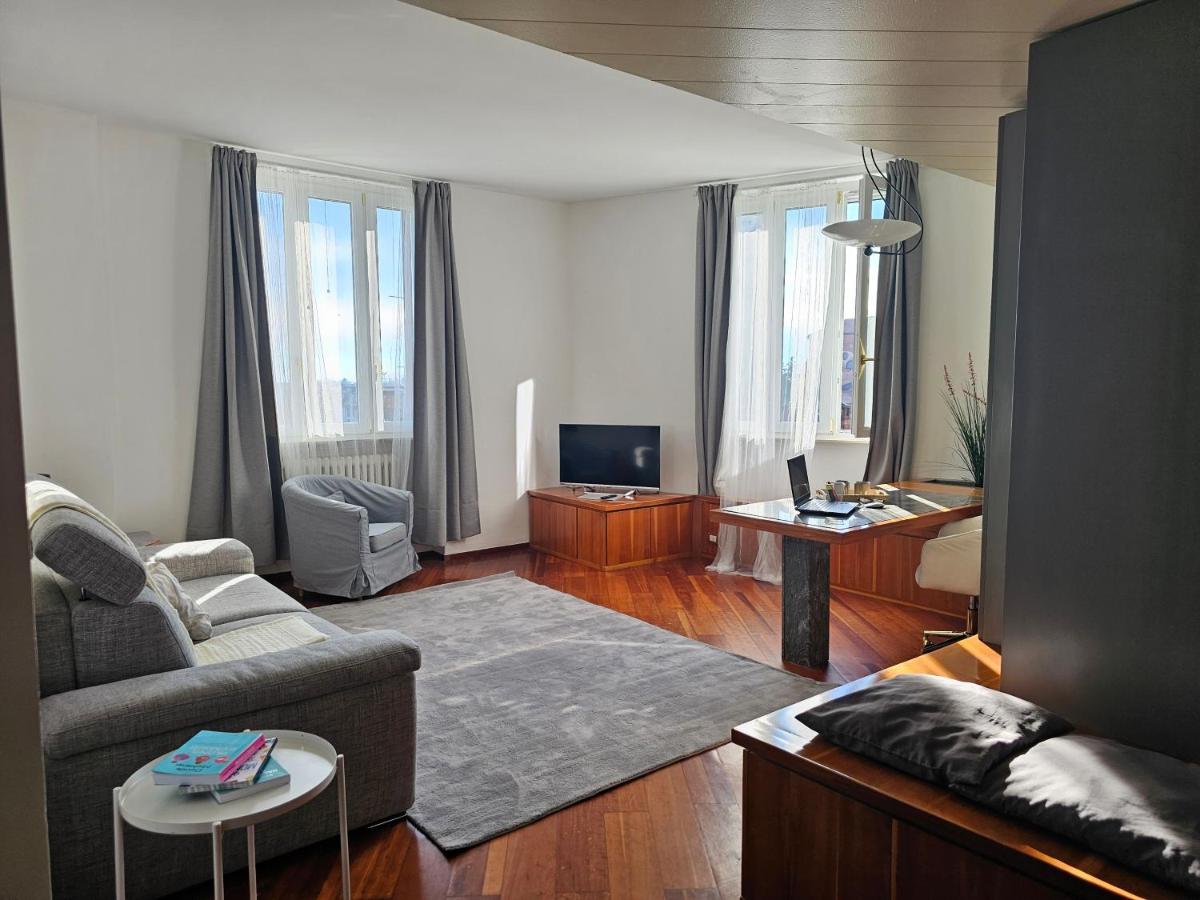 Magenta Galleria Apartment - Housity