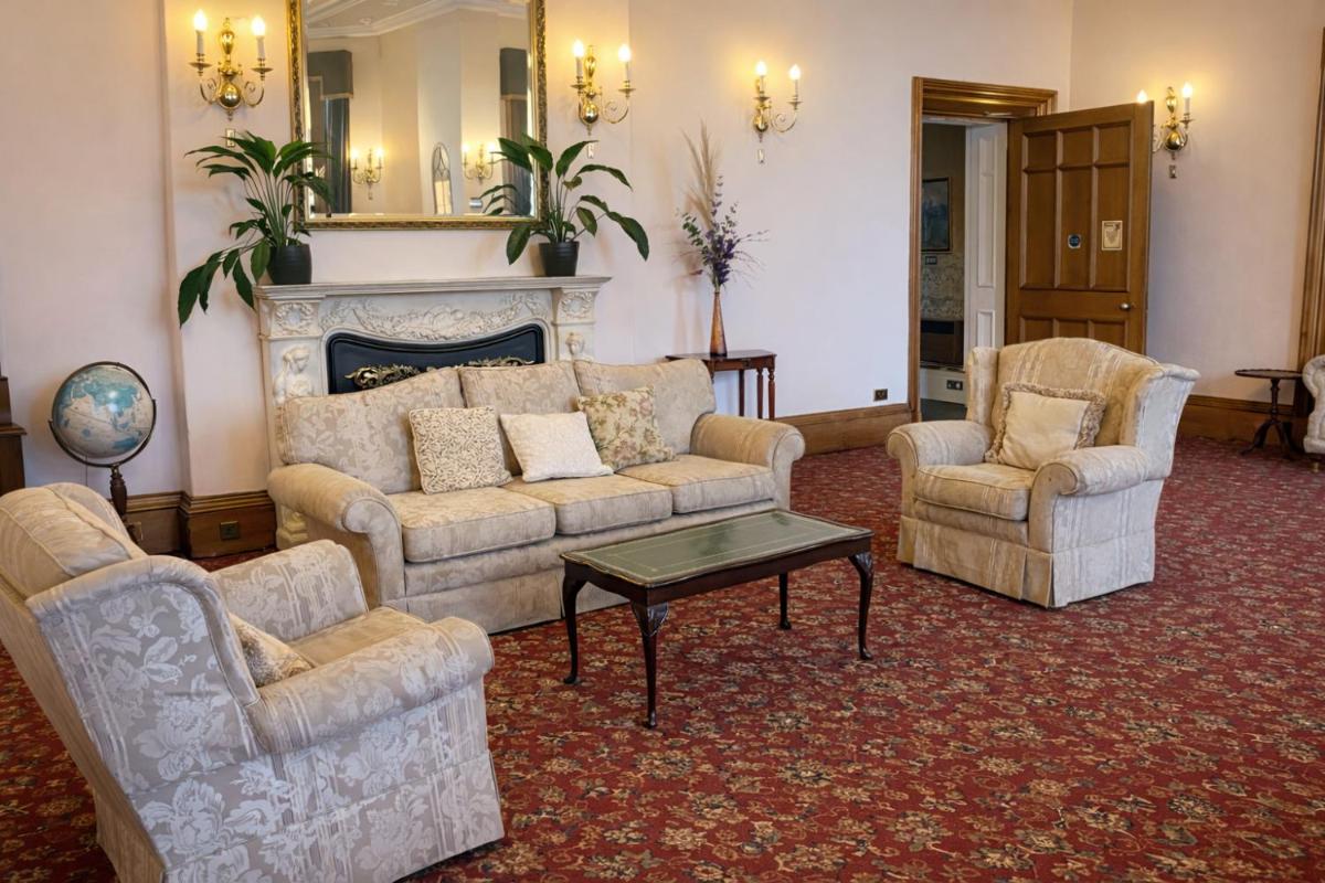 Baskerville Hall Hotel - Housity