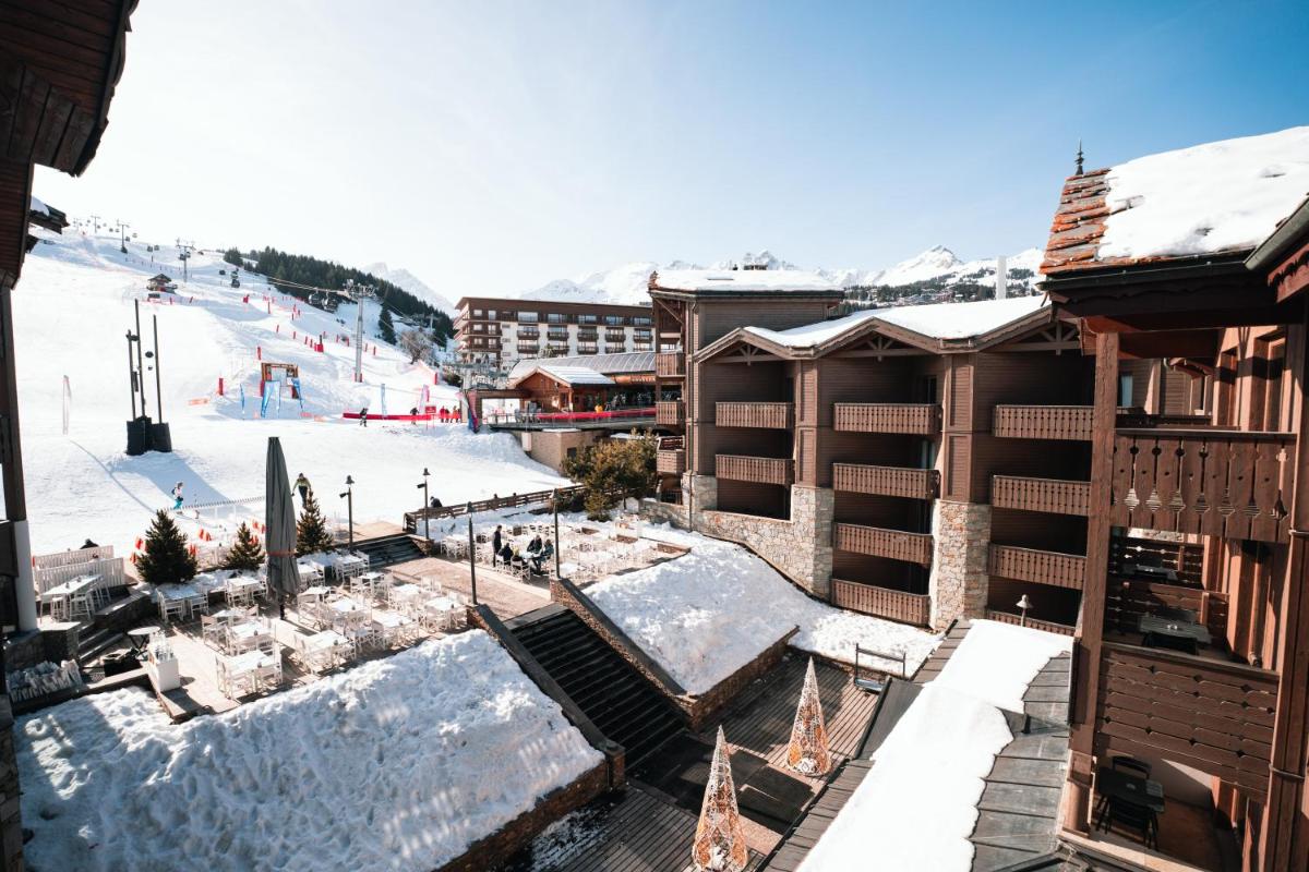 Vue générale sur la montagne ou vue sur la montagne depuis l'hôtel