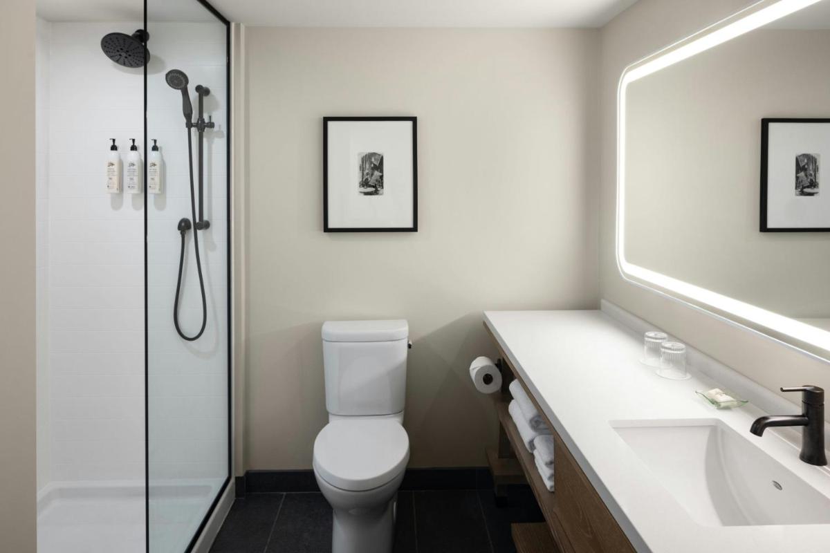 Hotel Halifax - Housity