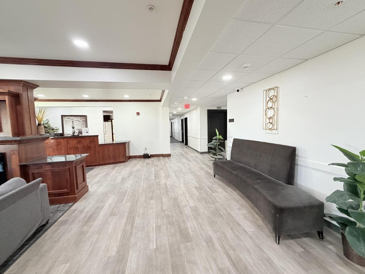 Black Gold Suites Stanley - Housity