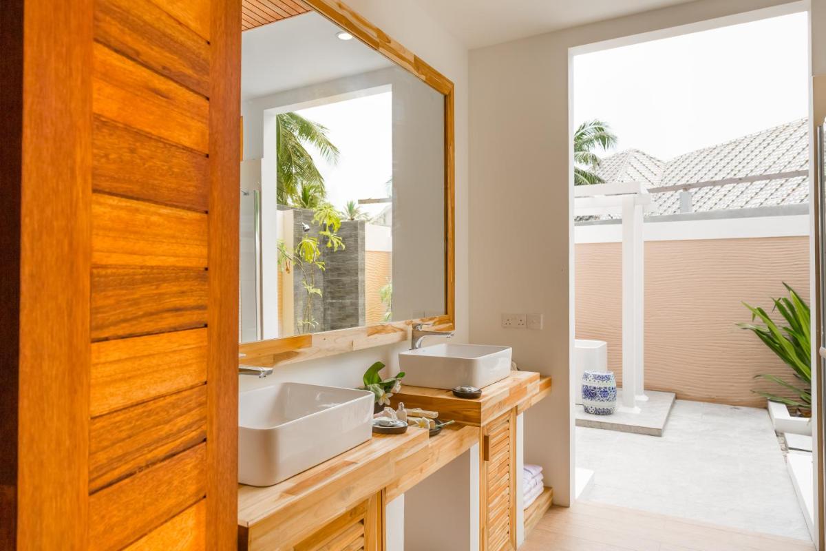 Kudafushi Resort & Spa - Housity