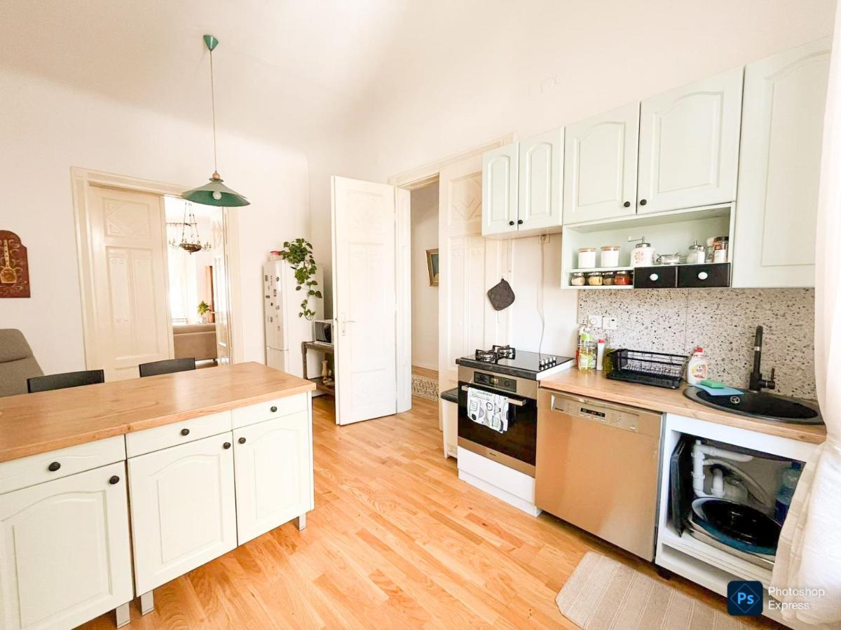 The Best Location 130 m2 salon apartment - Hizvo