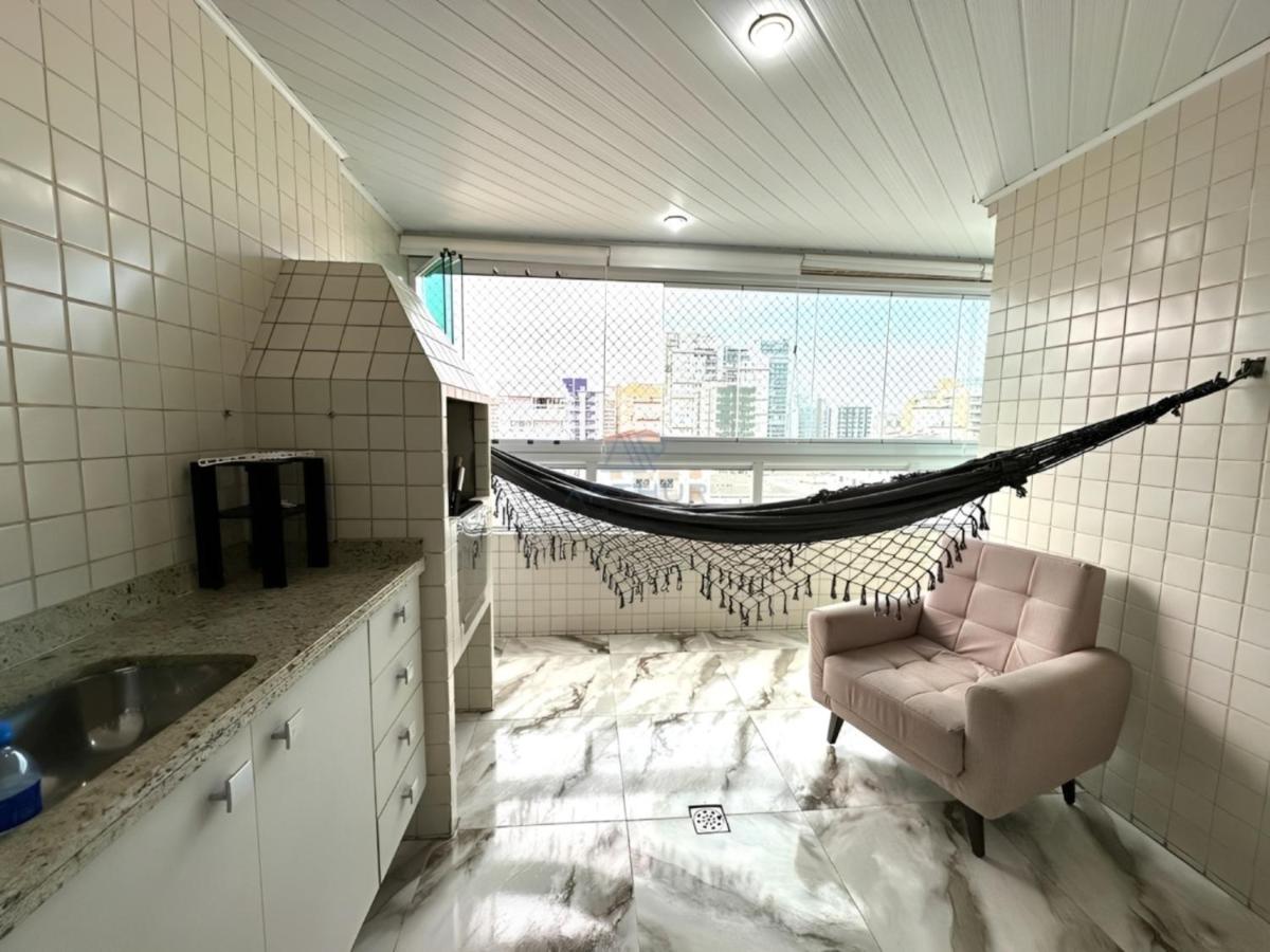 Apto Confortável e Reformado a 200m da Praia da Guilhermina - 2 Vagas, WiFi e Roupas de Cama Inclusas! - Hizvo
