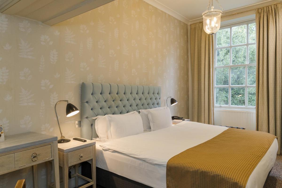 Stoke Place- Part of the Cairn Collection - Housity