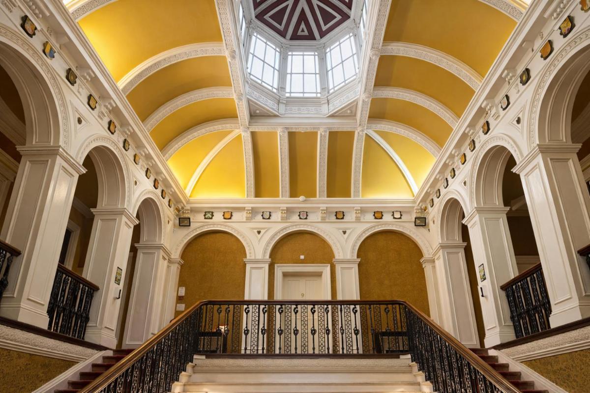Baskerville Hall Hotel - Housity