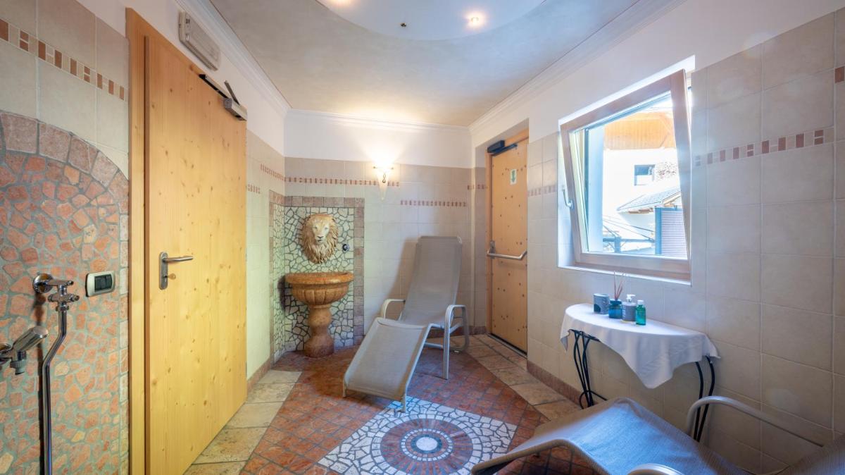 Garni Hotel and Apartments Wildbach - Housity