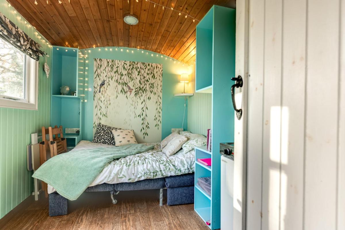 The Hideaway at Duffryn Mawr Self Catering Cottages - Housity