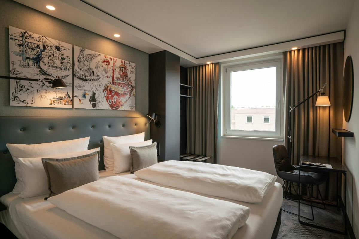 Motel One Hamburg-Altona - Housity