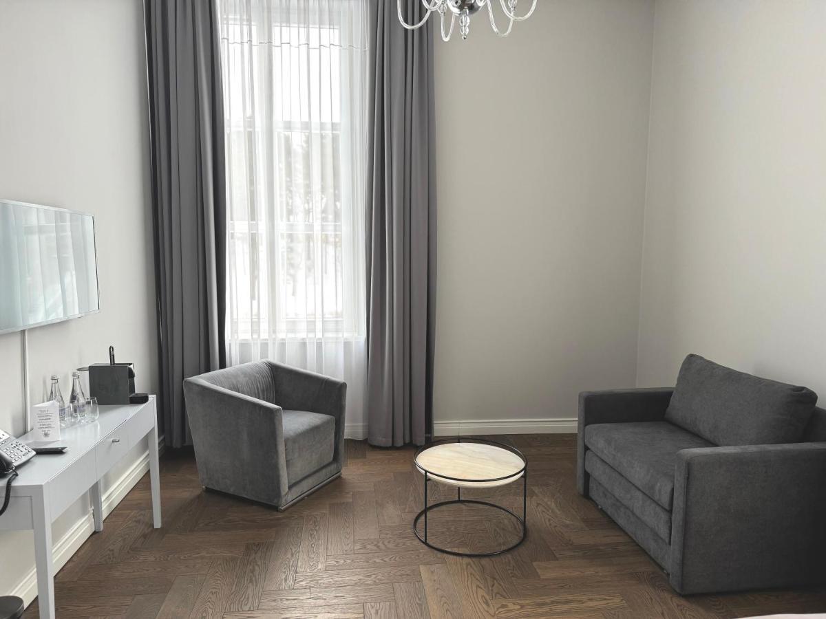 Vila Komoda - Housity