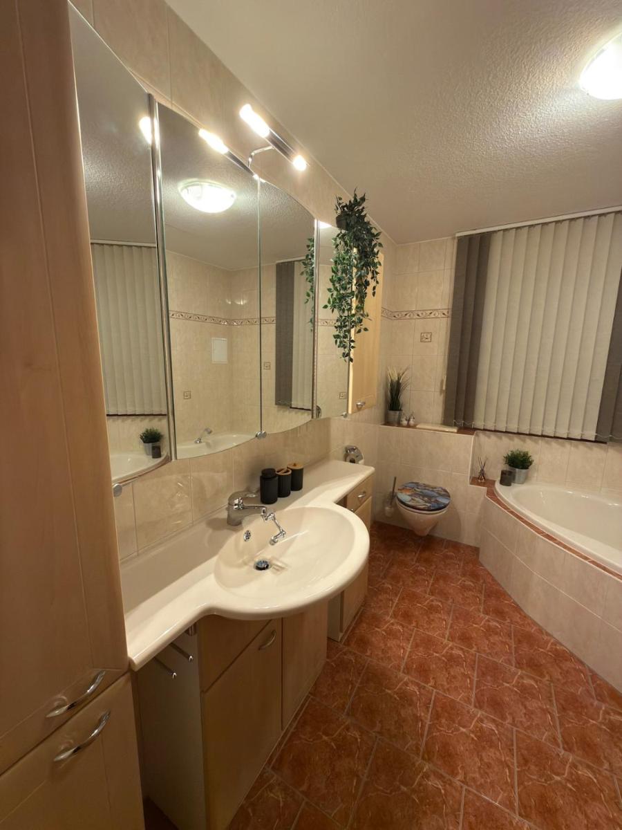 Ferienwohnung Schlossblick - Housity