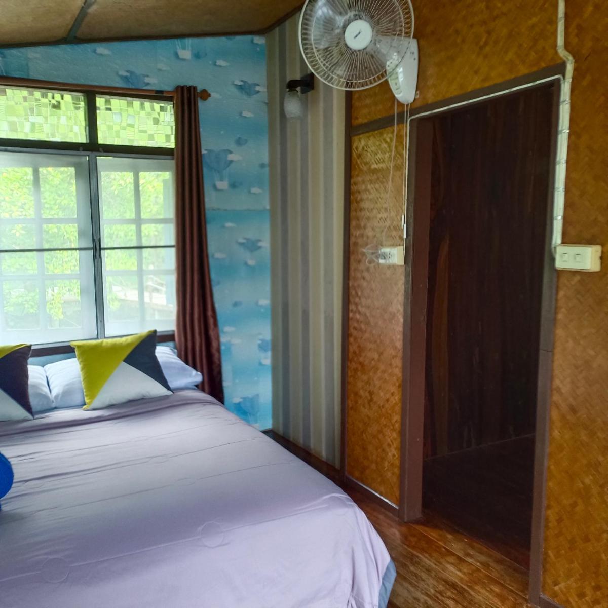 TA YAI HOMESTAY (ตา ยาย โฮมสเตย์) - Housity