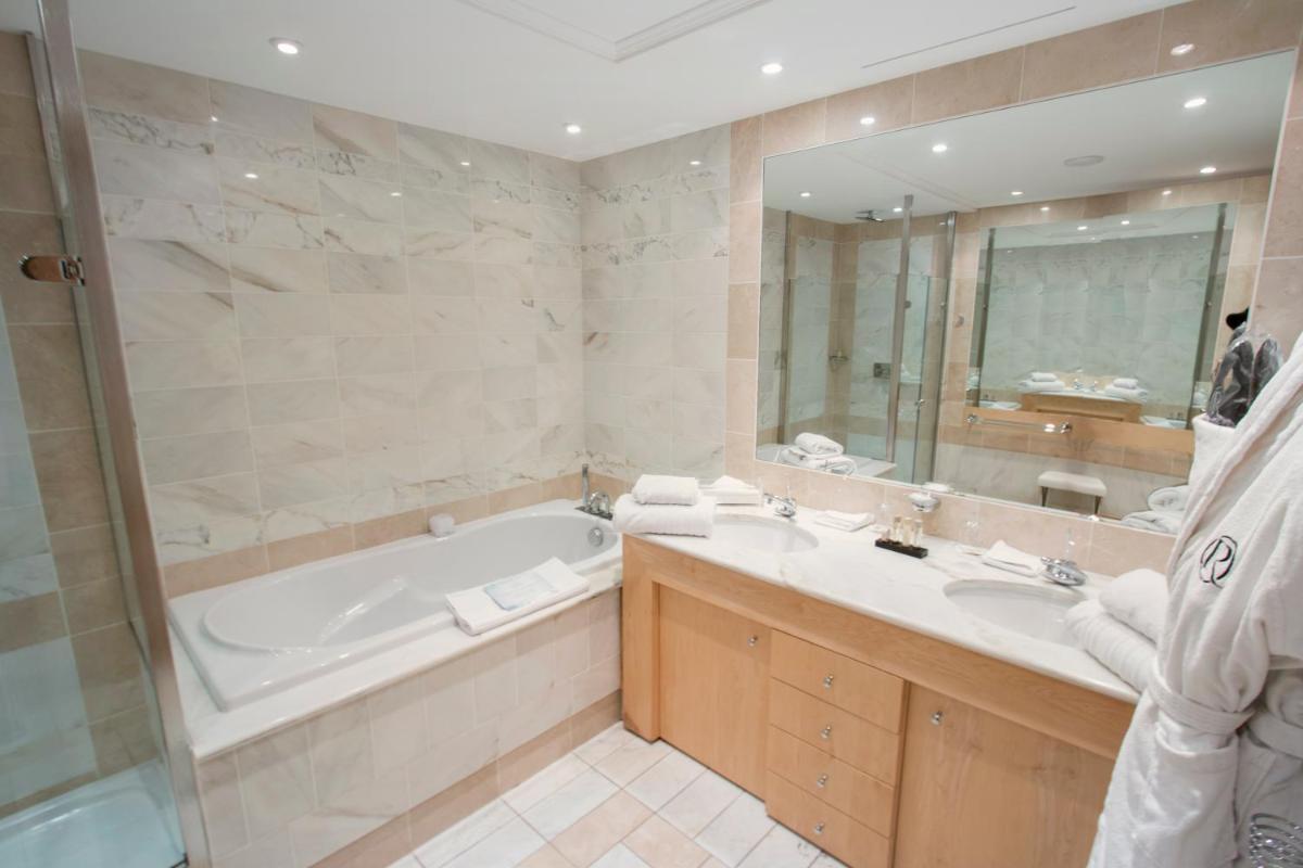 Salle de bains dans l'établissement Hotel & Spa Le Pavillon