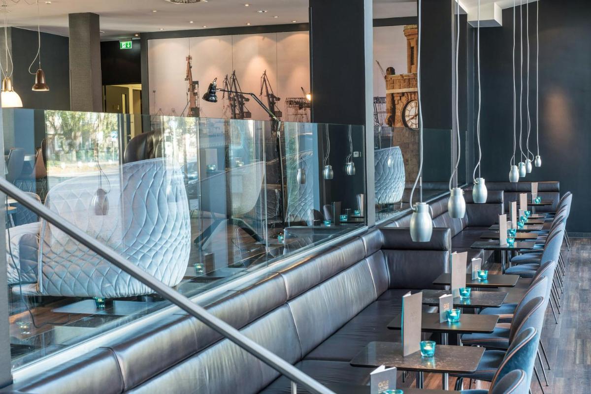Motel One Hamburg-Altona - Housity