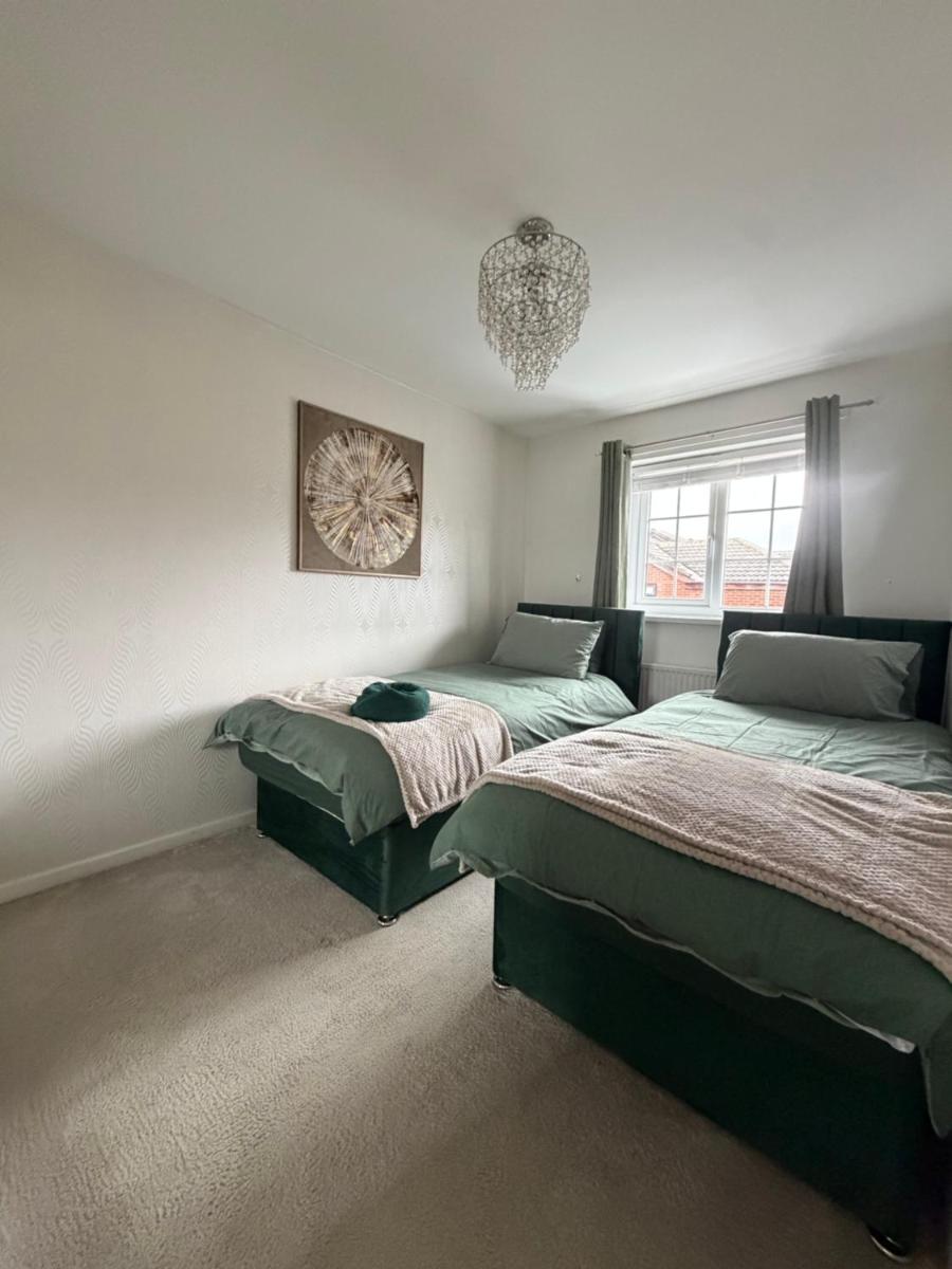 Soothill House Batley - 3BR - Sleeps 7 - Housity