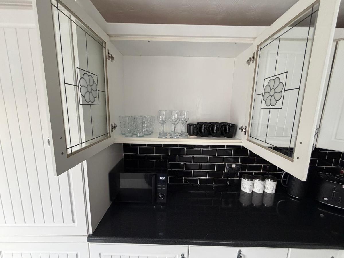 Soothill House Batley - 3BR - Sleeps 7 - Housity