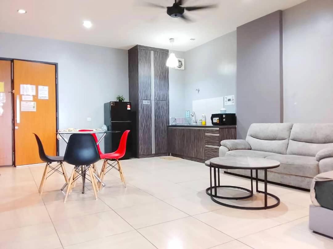 Octagon Premium Ipoh Town Center by Grab A Stay - Housity