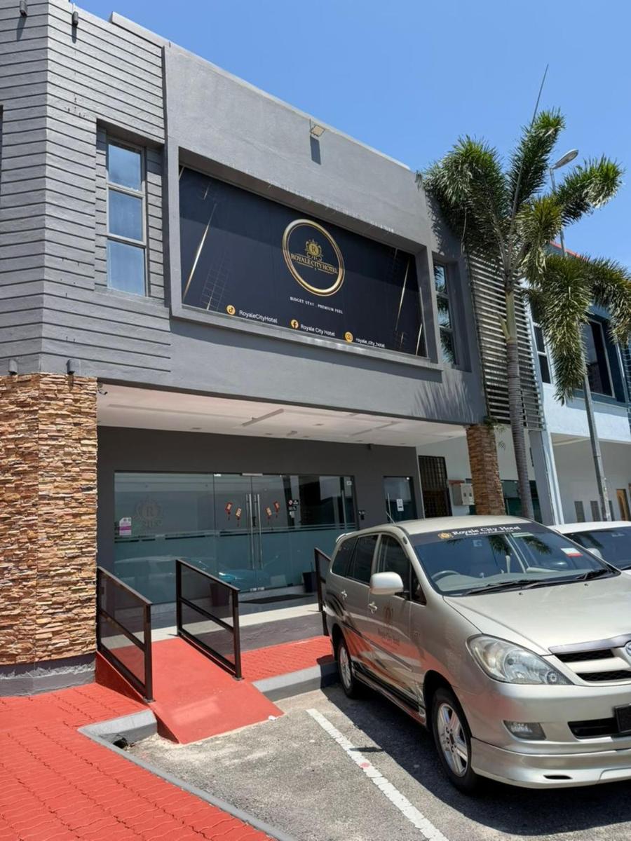 Royale City Hotel - 10 min from KLIA KLIA 2 Airport - Hizvo