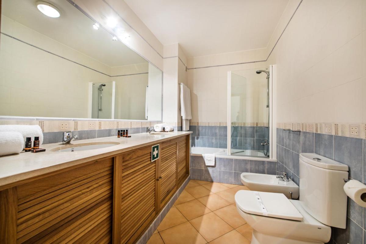 Uma casa de banho em Estrela da Luz Resort