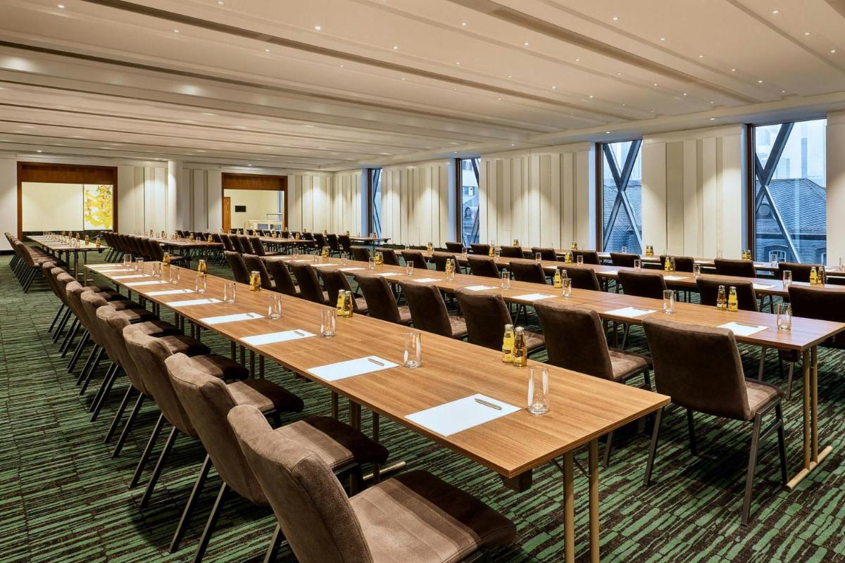 Der Geschäftsbereich oder Konferenzraum in der Unterkunft JW Marriott Hotel Frankfurt