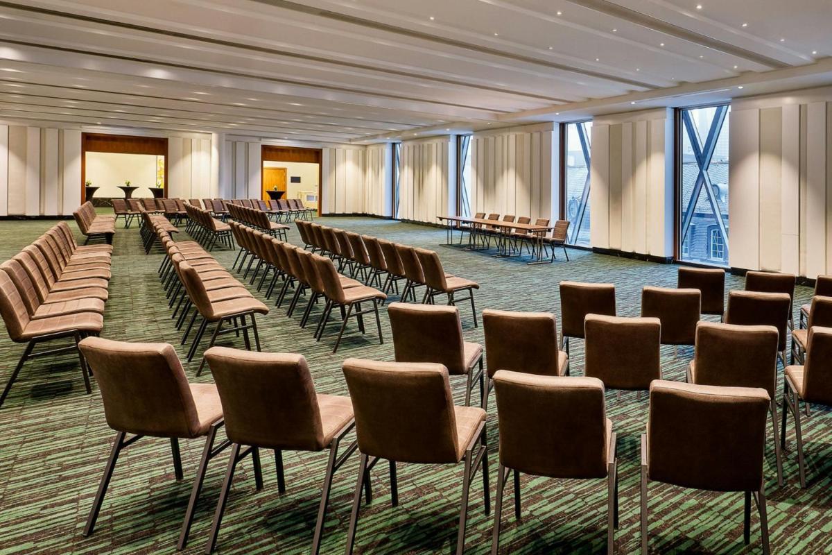 Der Geschäftsbereich oder Konferenzraum in der Unterkunft JW Marriott Hotel Frankfurt