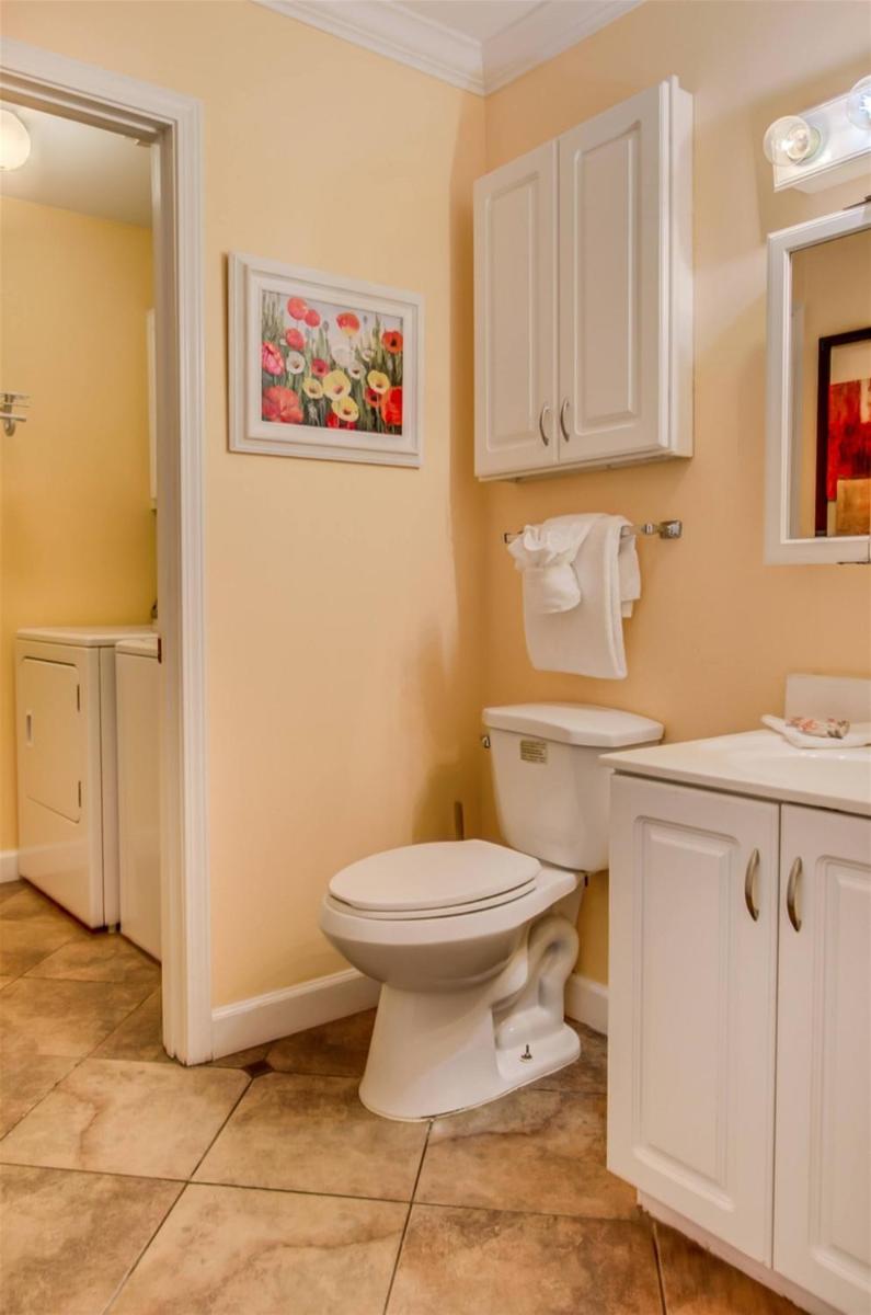 4 A, Three Bedroom Townhome - Housity