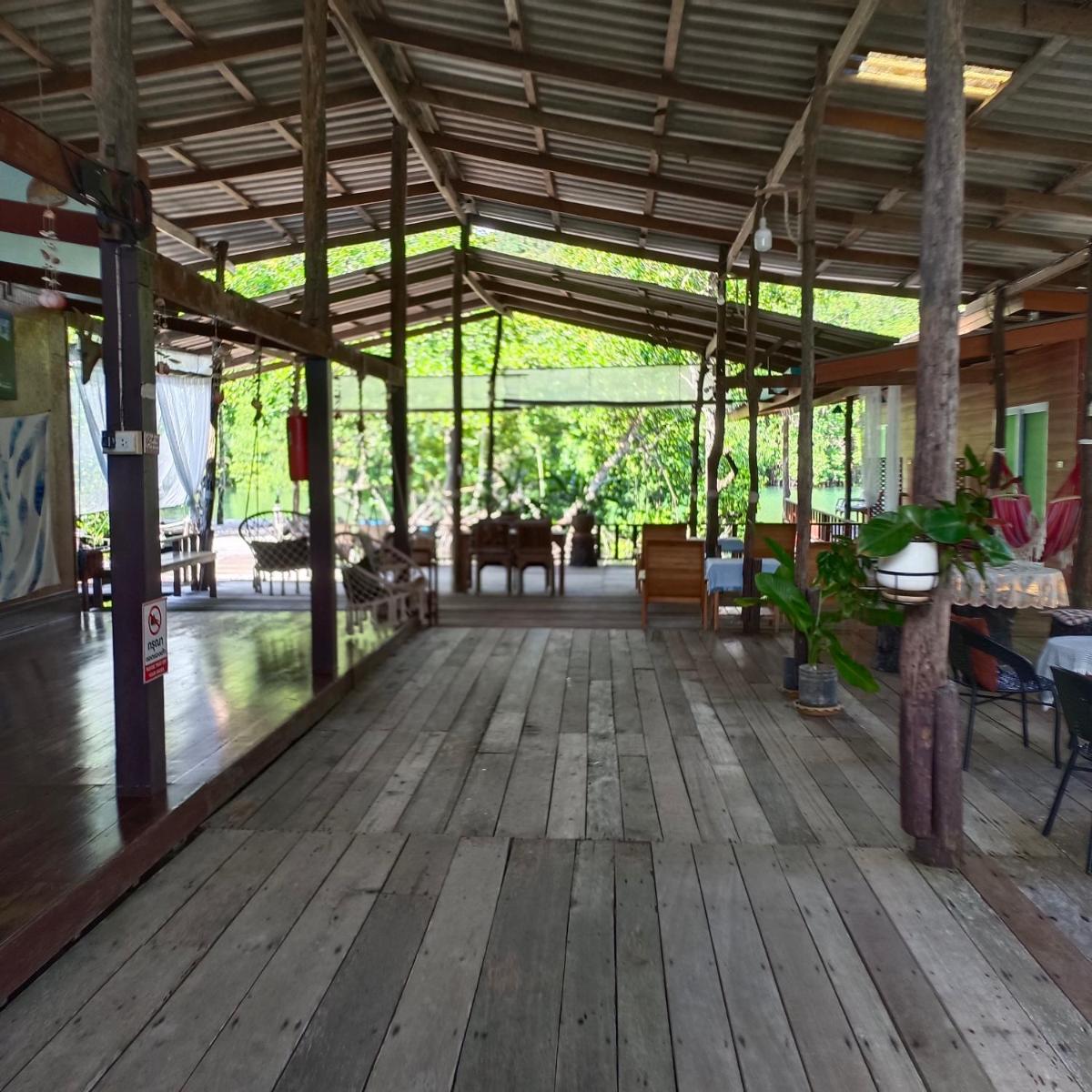 TA YAI HOMESTAY (ตา ยาย โฮมสเตย์) - Housity