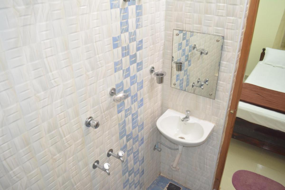 JP Nivaas Guest House - Housity