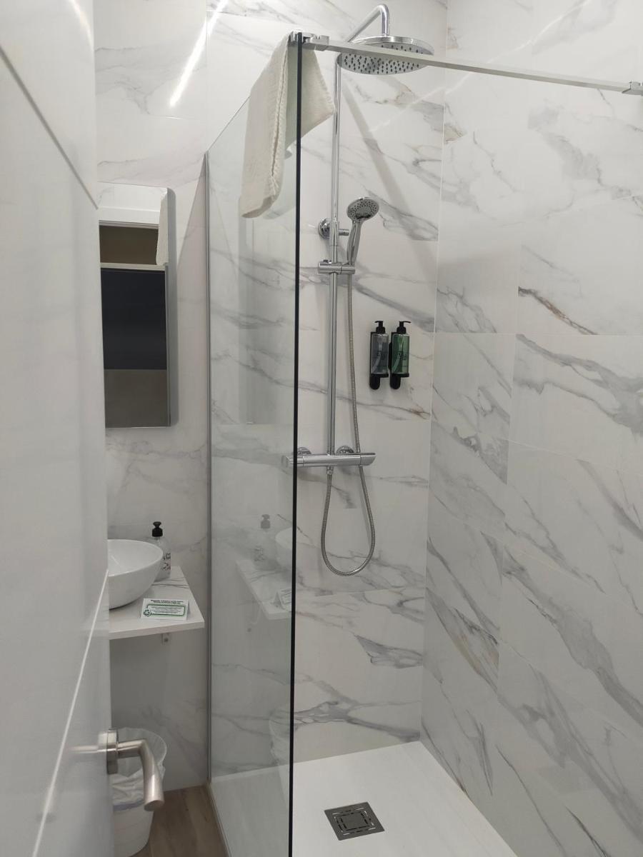 Hostal DS - Housity