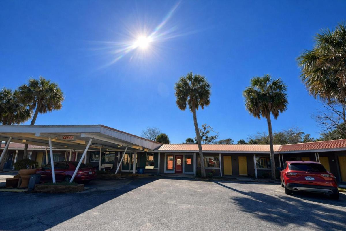 Cross City Motel by Hotel O US 19 - Housity