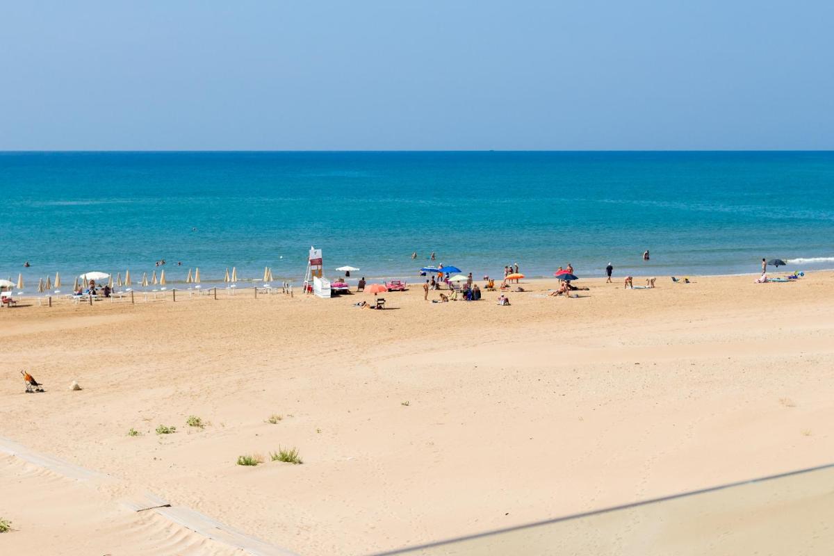 Medea, appartamento a soli 20 m dalla spiaggia - Housity