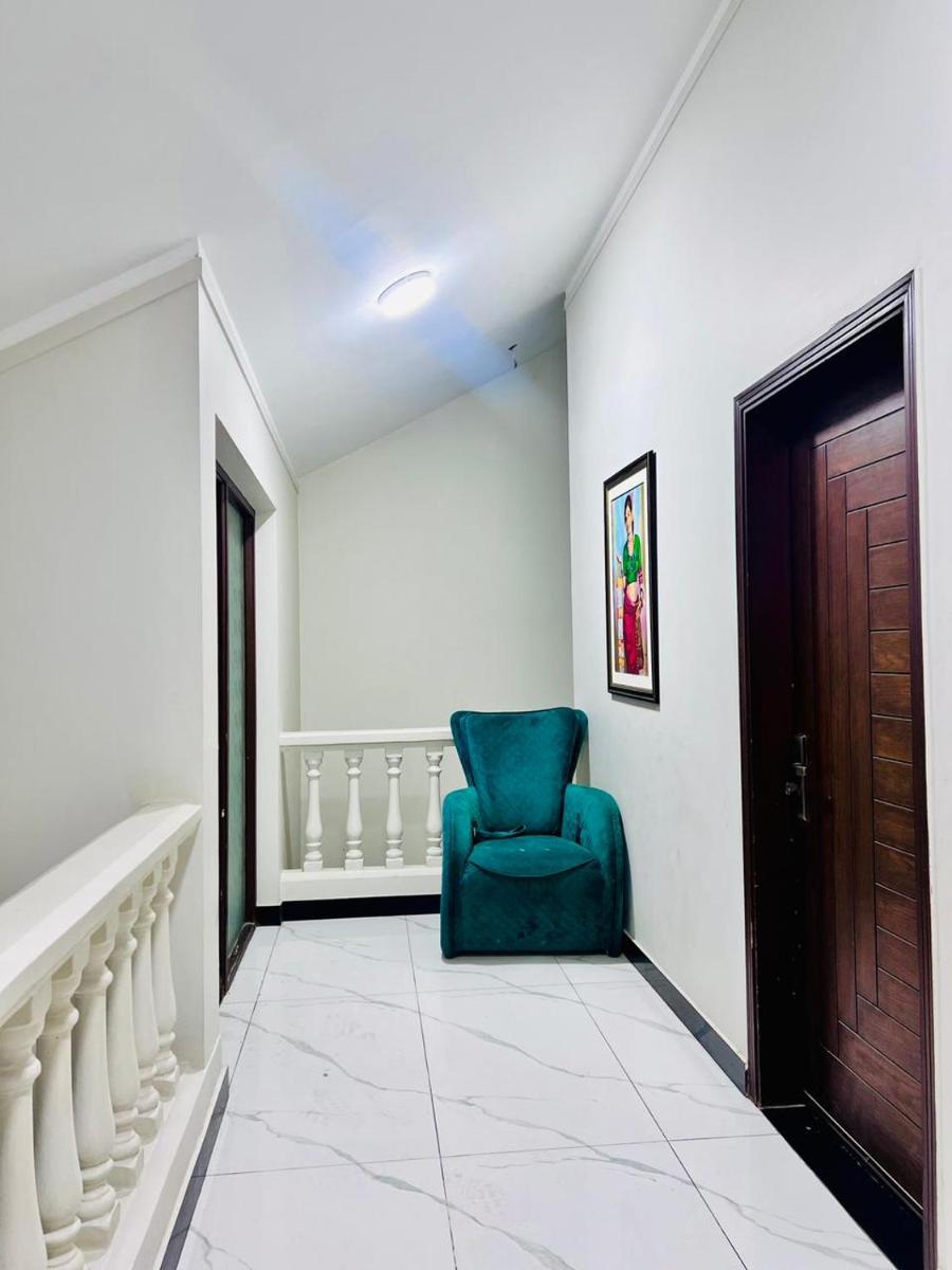 Waves Guest House Clifton Khi - Housity
