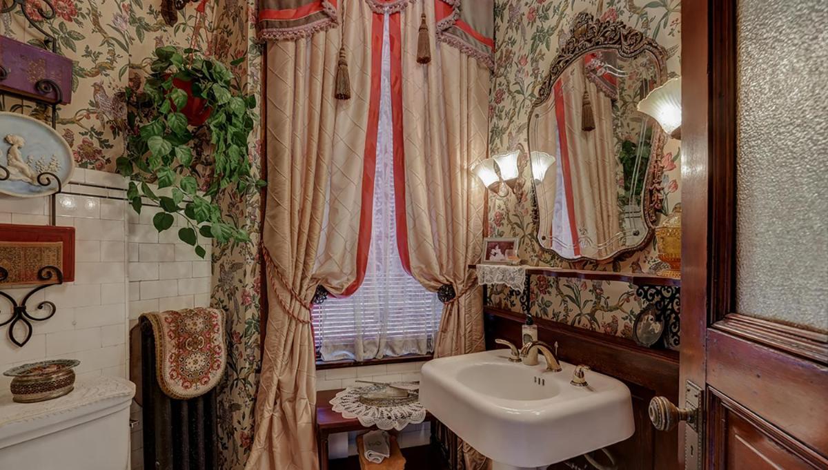 Schuster Mansion Bed & Breakfast - Housity